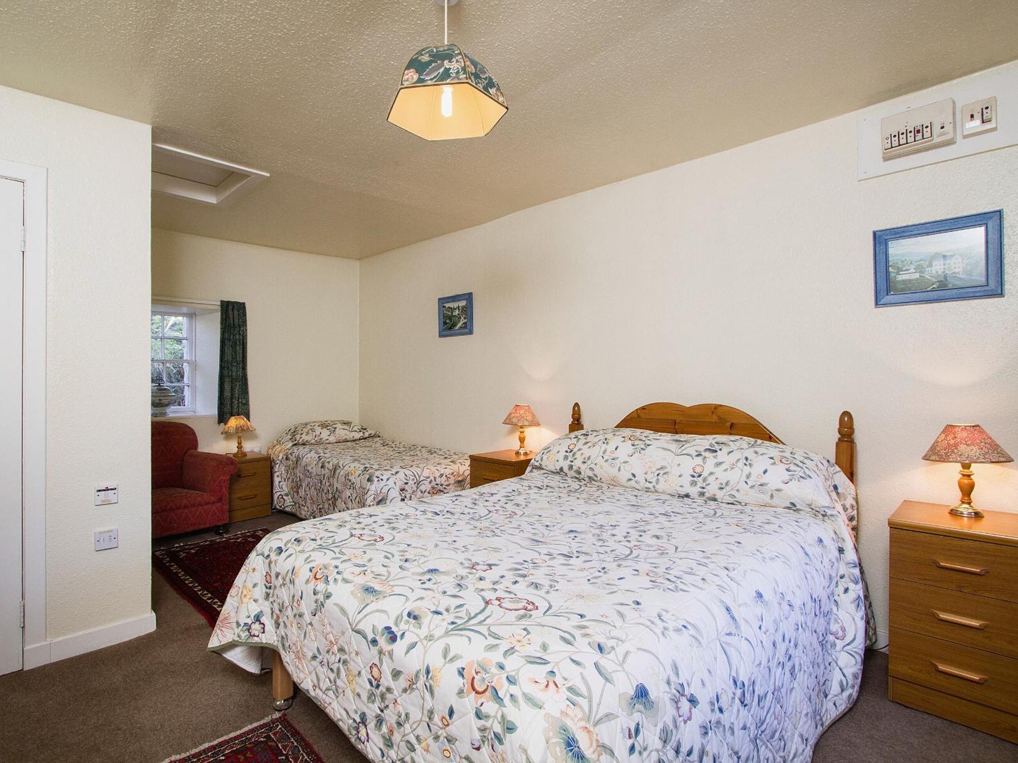 Katys Cottage Balnaboth ภายนอก รูปภาพ